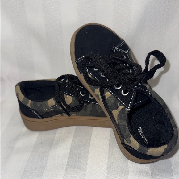George Kids Sneakers Black and Camouflage Size 11 - Picture 6 of 7